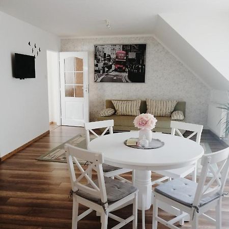 Apartman Pri Parku Sered' Ngoại thất bức ảnh
