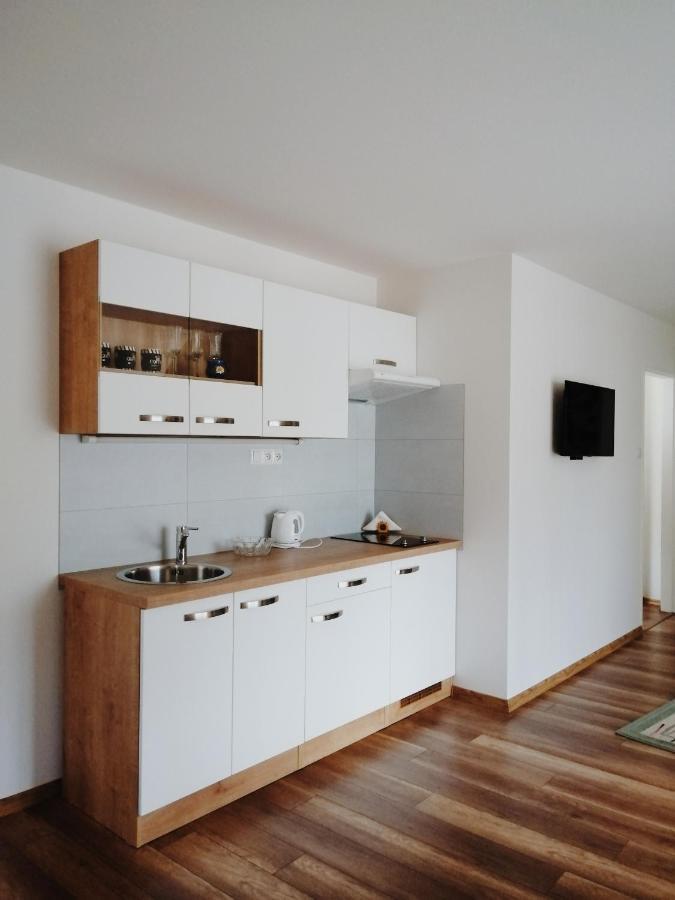 Apartman Pri Parku Sered' Ngoại thất bức ảnh