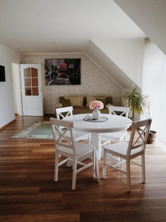 Apartman Pri Parku Sered' Ngoại thất bức ảnh