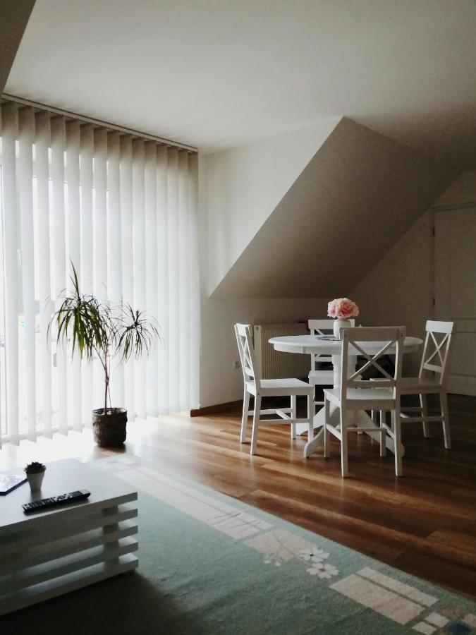 Apartman Pri Parku Sered' Ngoại thất bức ảnh