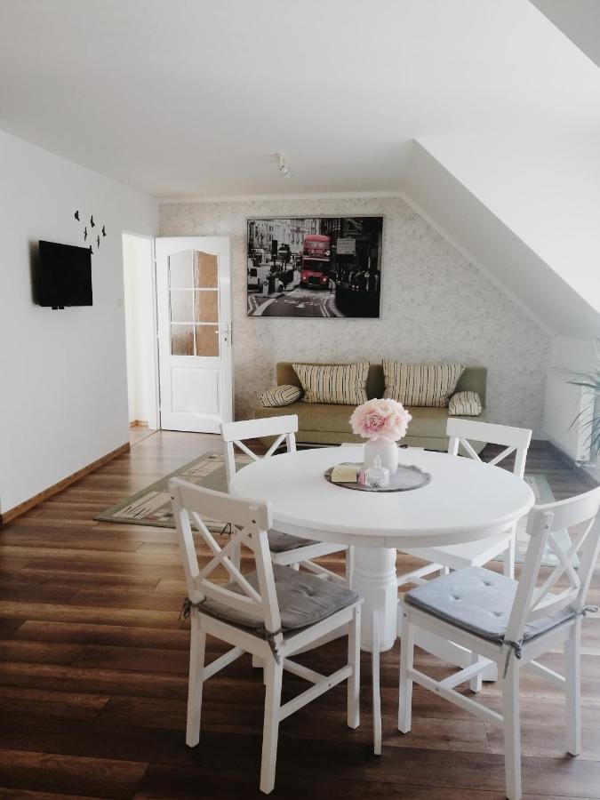 Apartman Pri Parku Sered' Ngoại thất bức ảnh