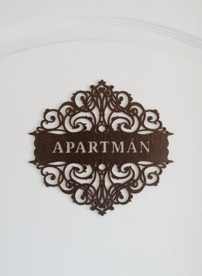 Apartman Pri Parku Sered' Ngoại thất bức ảnh